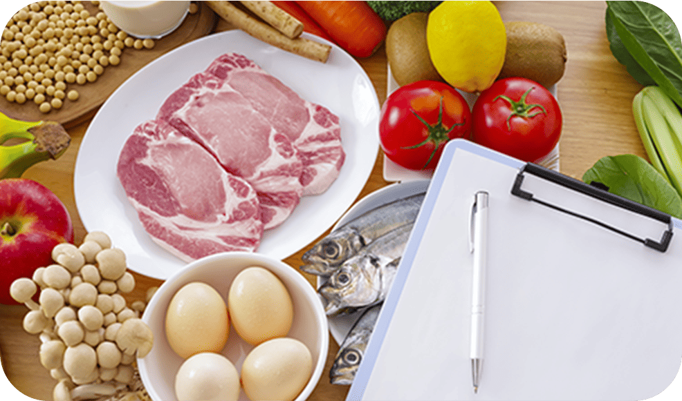 お肉や野菜、卵の写真